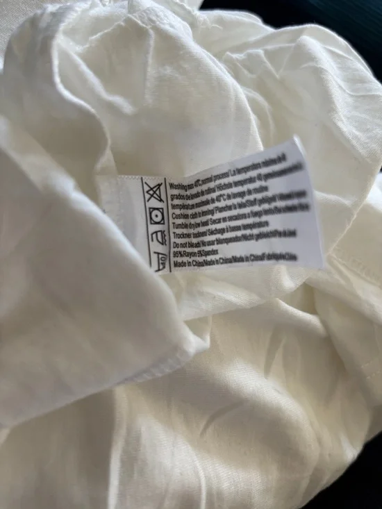 Boutique White Minimalist Sleeveless Nightgown Sz L Ruffle Hem 4 Button Neck - Picture 7 of 8